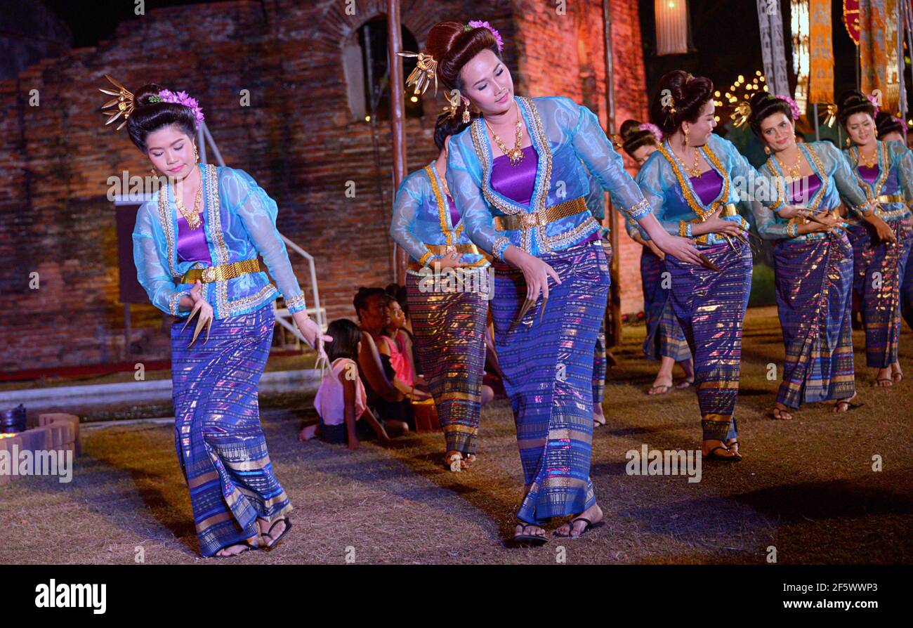 DANSES THAÏLANDAISES Banque D'Images