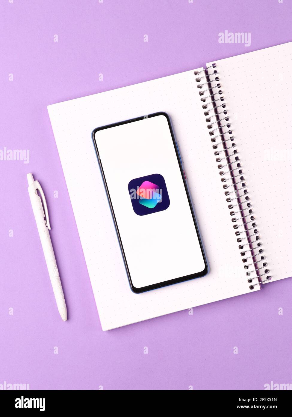 Assam, inde - 30 mars 2021 : logo raccourcis sur l'image de stock de l'écran du téléphone. Banque D'Images