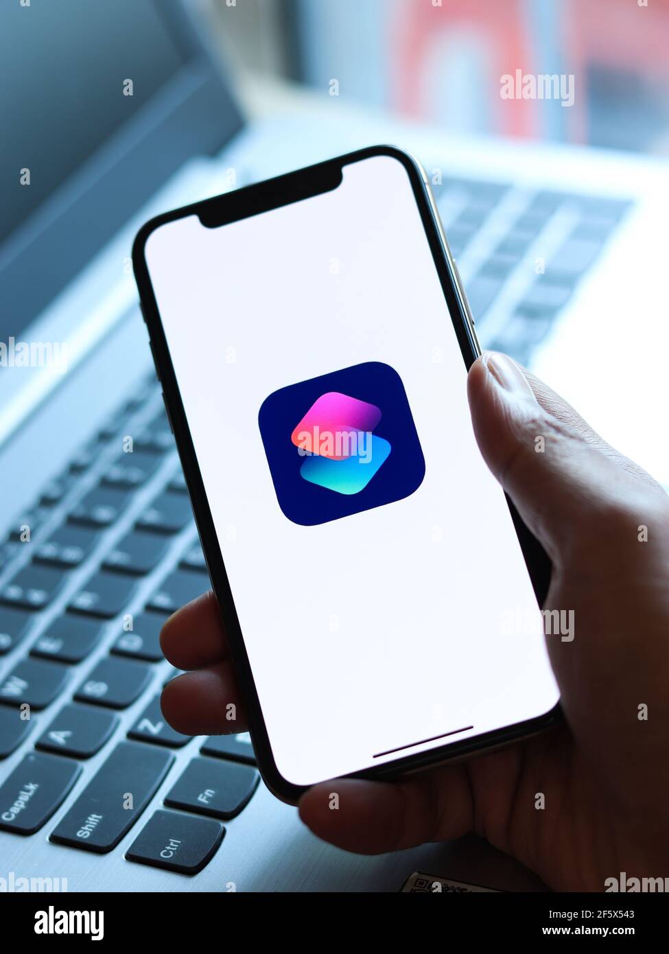 Assam, inde - 30 mars 2021 : logo raccourcis sur l'image de stock de l'écran du téléphone. Banque D'Images