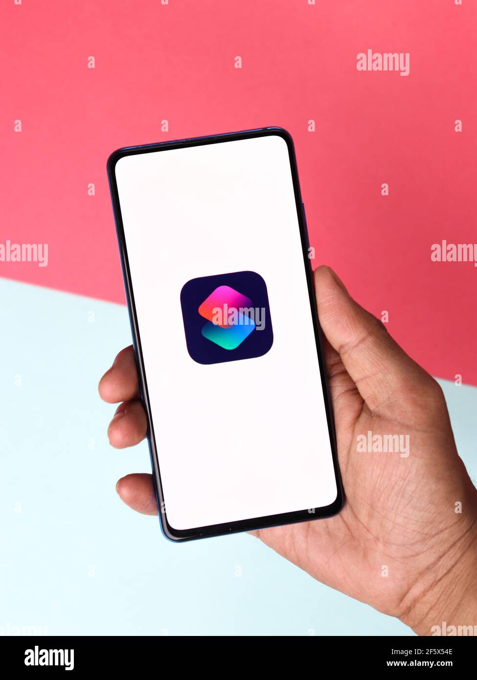 Assam, inde - 30 mars 2021 : logo raccourcis sur l'image de stock de l'écran du téléphone. Banque D'Images