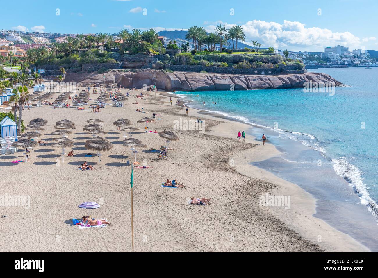 Costa Adeje, Espagne, 13 janvier 2021: Playa del Duque à Tenerife, îles Canaries, Espagne. Banque D'Images