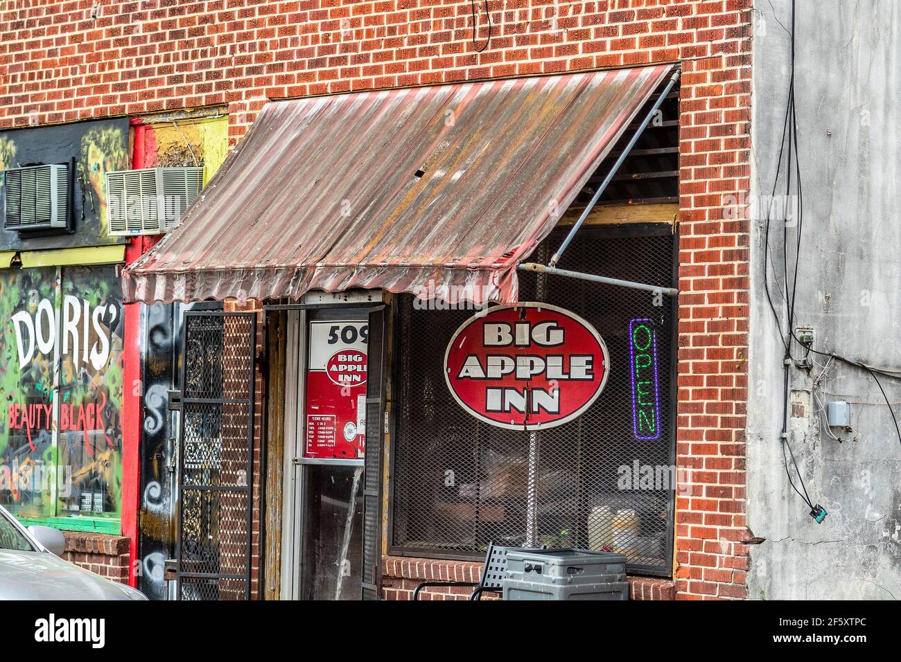 Big Apple Inn sur Farish Street, célèbre pour ses sandwichs aux oreilles de porc et comme lieu de rassemblement pendant le mouvement des droits civils, Jackson, Mississippi, États-Unis. Banque D'Images