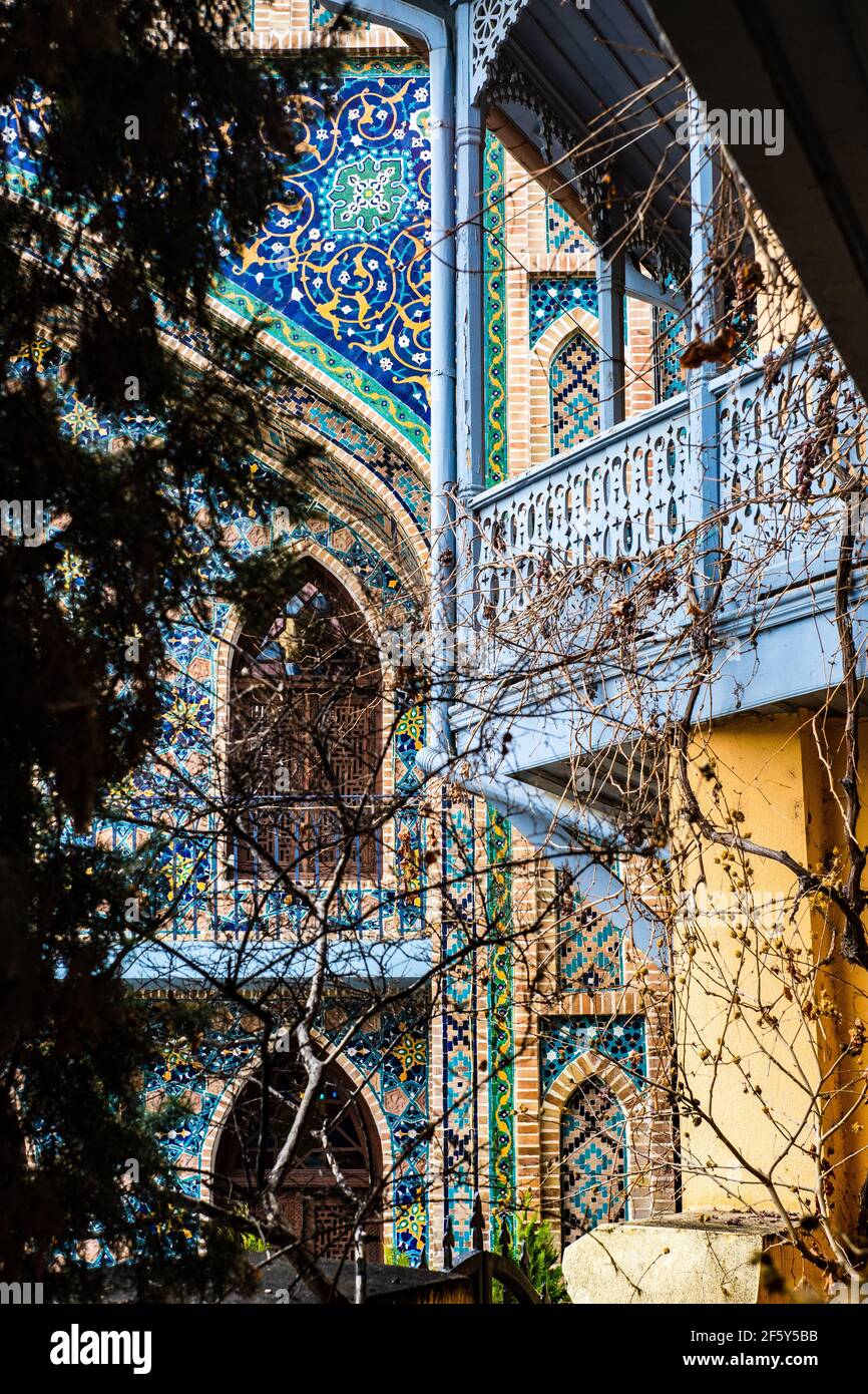 Célèbre bain de soufre bleu dans le vieux Tbilissi Banque D'Images