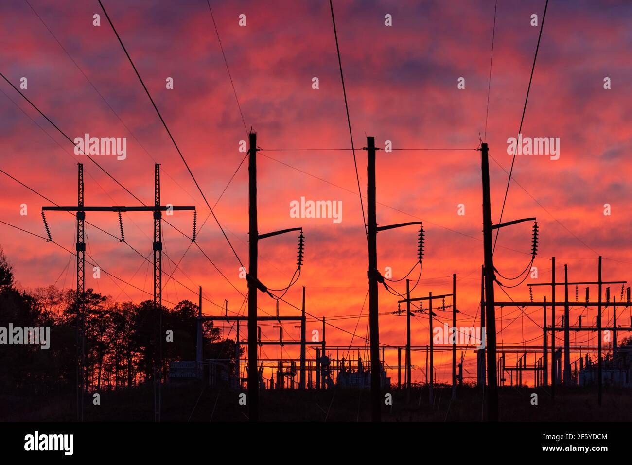 Ciel électrique dans le comté de Gwinnett, Géorgie. (ÉTATS-UNIS) Banque D'Images