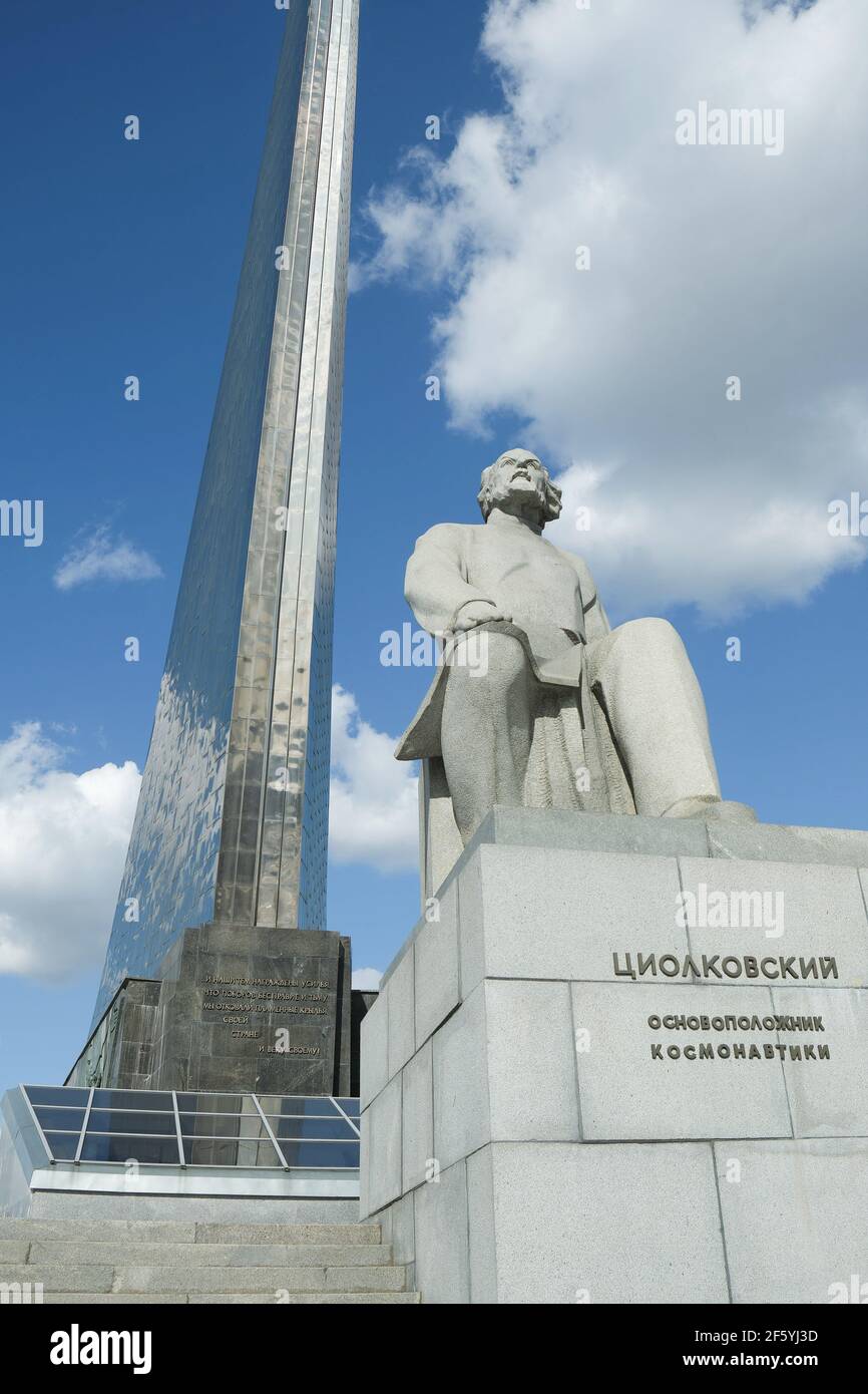 Moscou, Russie. 28 mars 2021. Monument au père du cosmonautics soviétique Konstantin Eduardovich Tsiolkovsky à Moscou. (Photo de Mihail Siergiejewicz/SOPA Images/Sipa USA) crédit: SIPA USA/Alay Live News Banque D'Images