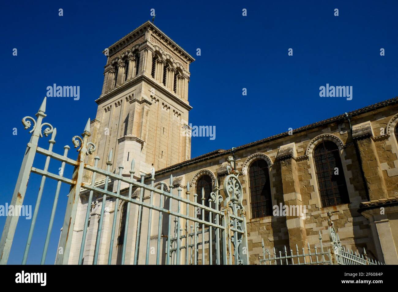 Cathédrale SaintApollinaire, Valence, Drôme, France Photo Stock Alamy