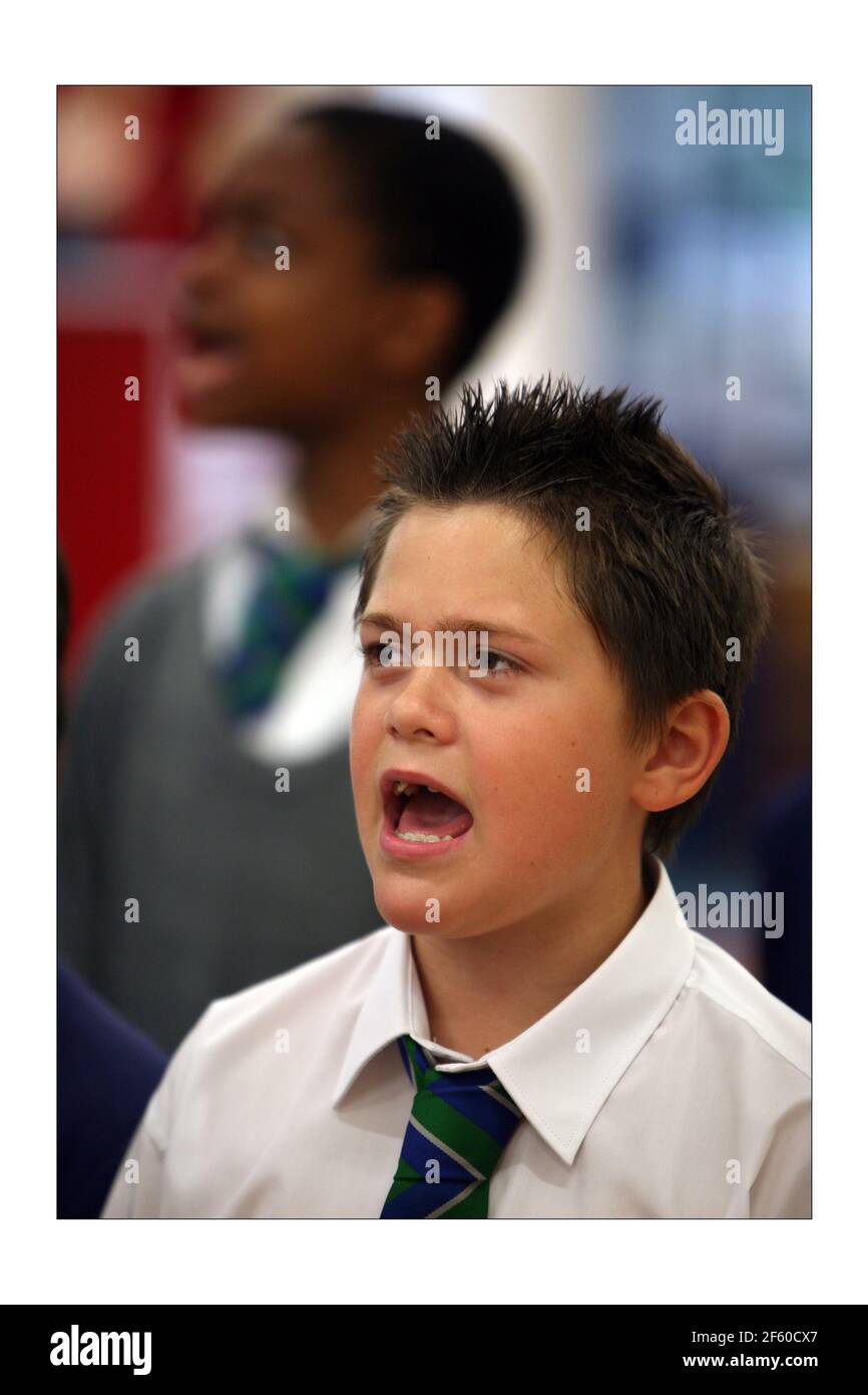 Le choeur de l'école .... Kingswood première photographie scolaire par David Sandison l'indépendant Banque D'Images