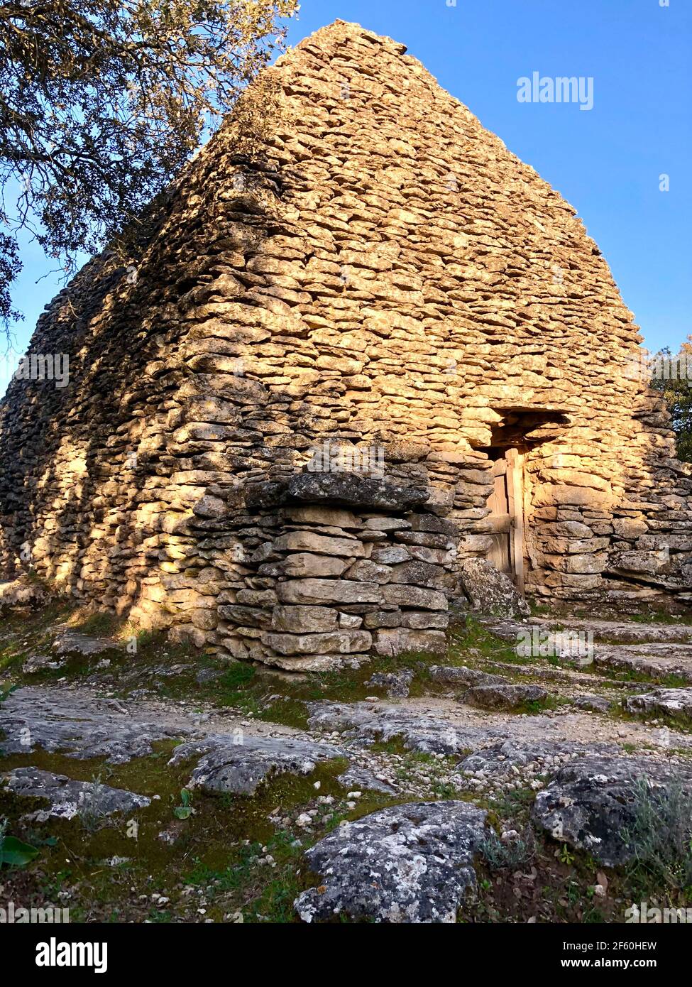 Maison traditionnelle en pierre en Provence Banque D'Images