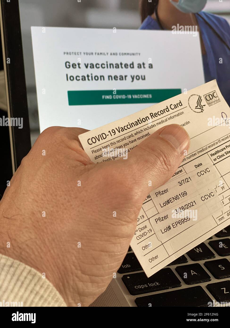 Philadelphie, PA, 29 mars 2021, USA - CDC COVID-29 carte de vaccination montrant le bénéficiaire a reçu 2 doses du vaccin Pfizer crédit: Don Mennig/Alay Live News Banque D'Images