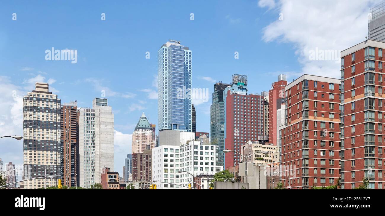 New York City skyline on a sunny day, USA. Banque D'Images