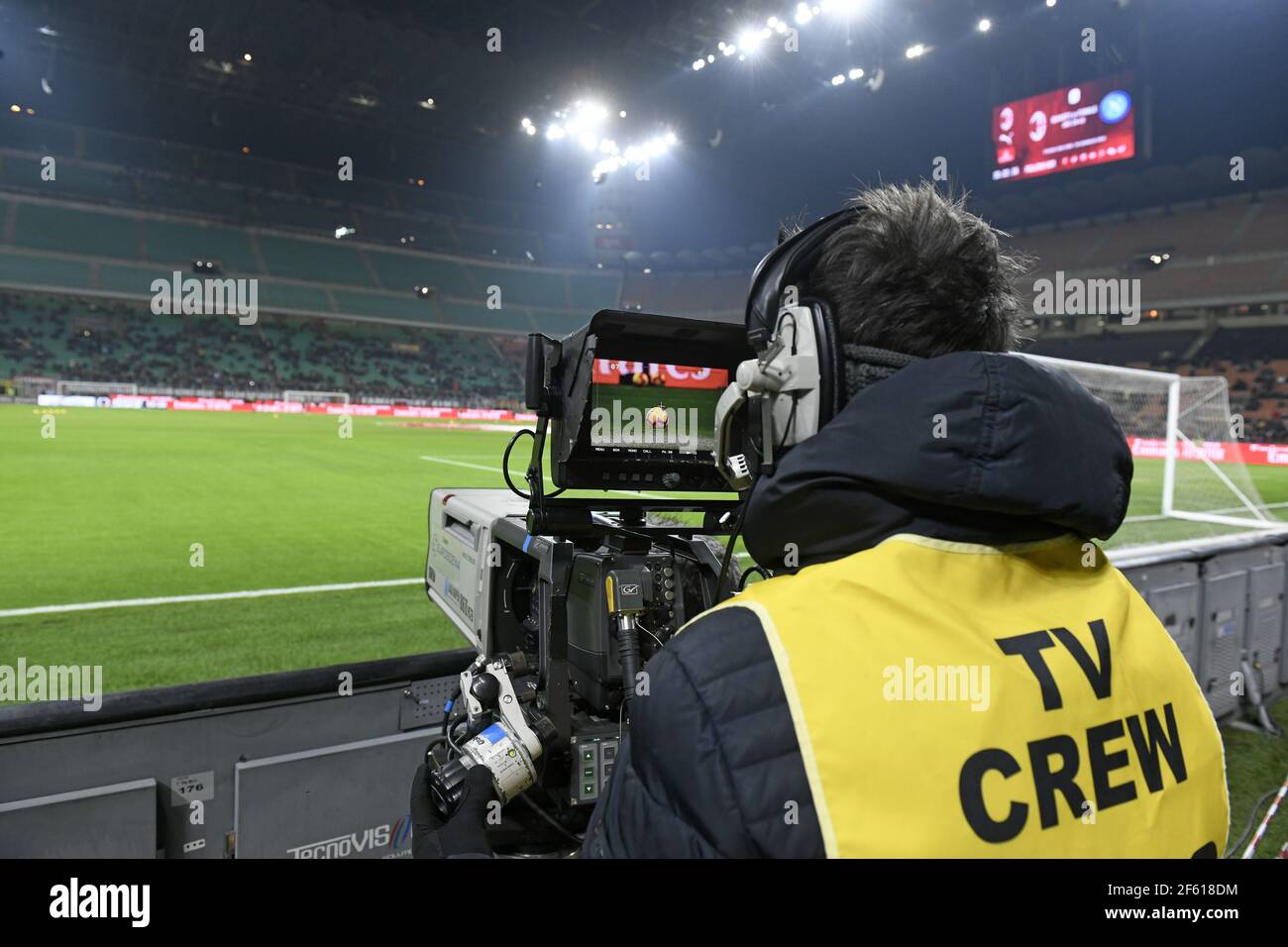 Caméraman de télévision au stade de football de San Siro, à Milan, à Milan. Banque D'Images