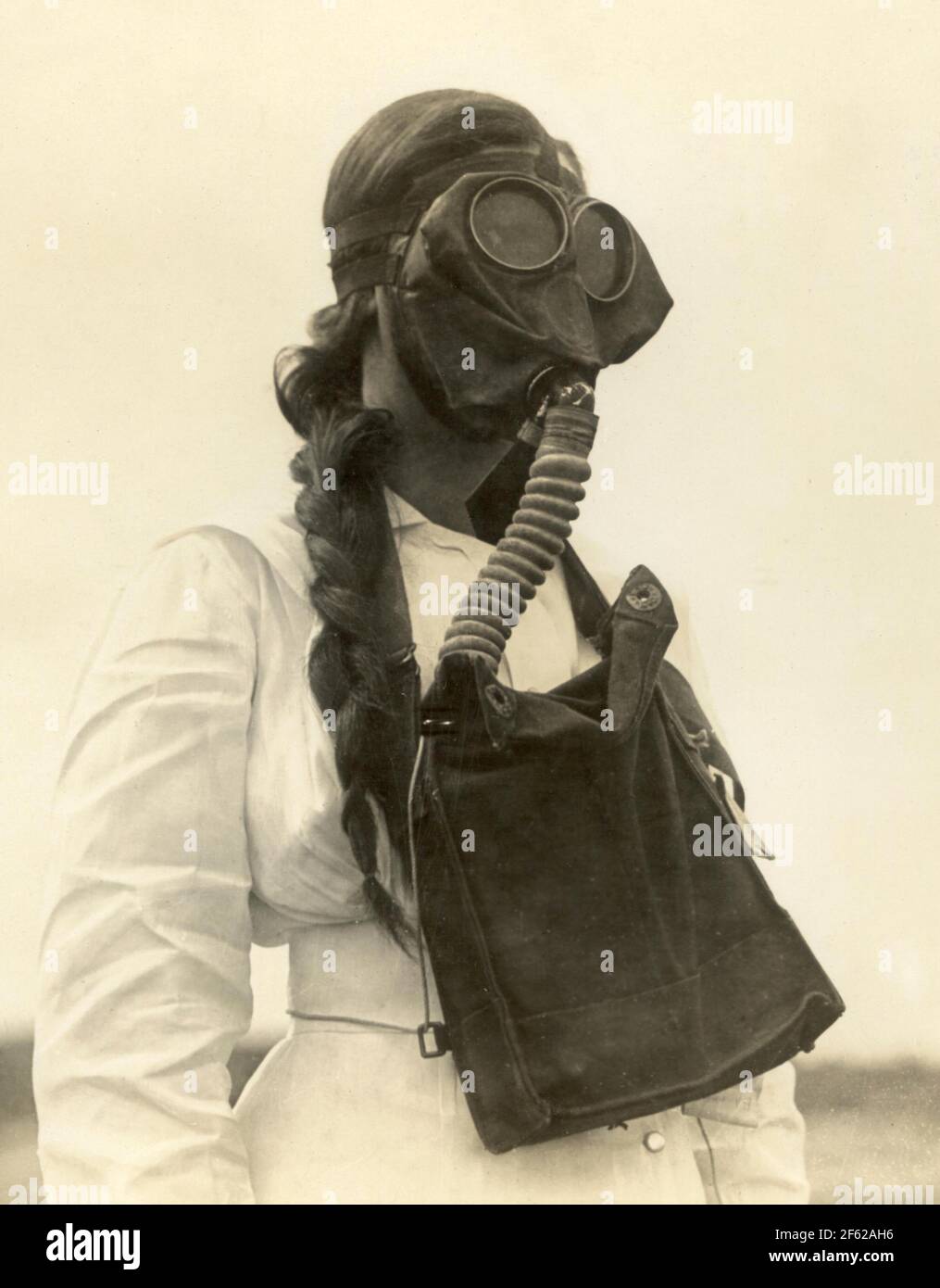 Infirmière de l'armée en masque de gaz, première Guerre mondiale Banque D'Images