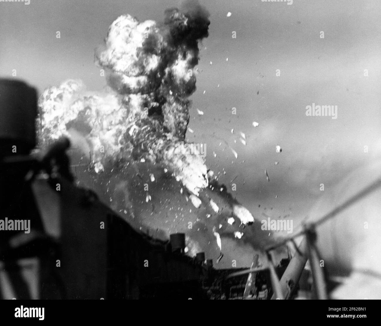 La deuxième Guerre mondiale, s'est écrasé Kamikaze plane, 1944 Banque D'Images