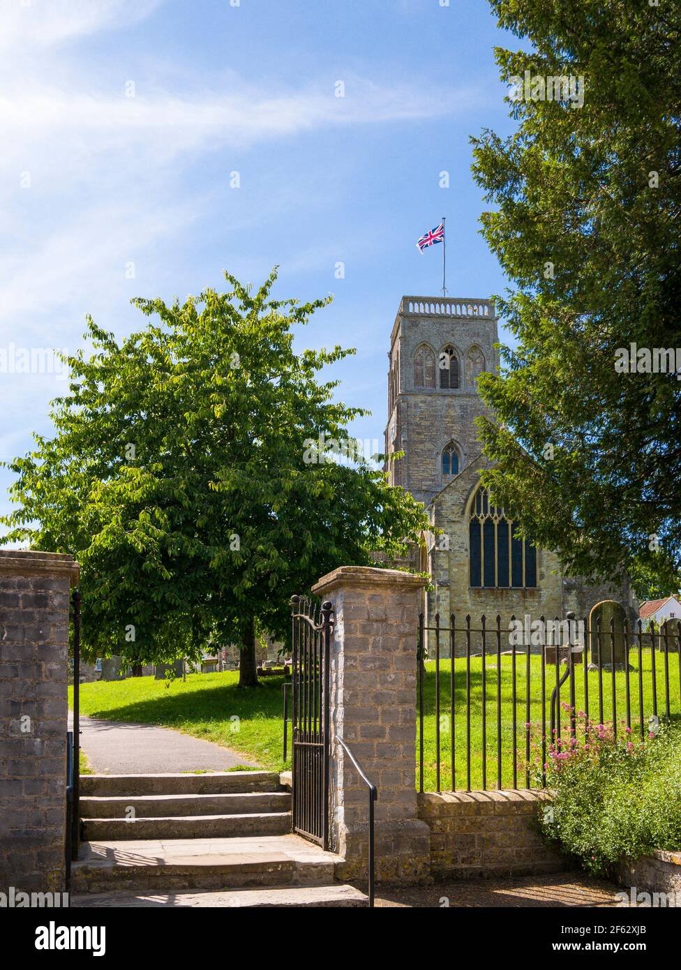 Église Sainte-Marie dans le village de Wedmore, Somerset, Angleterre. Banque D'Images