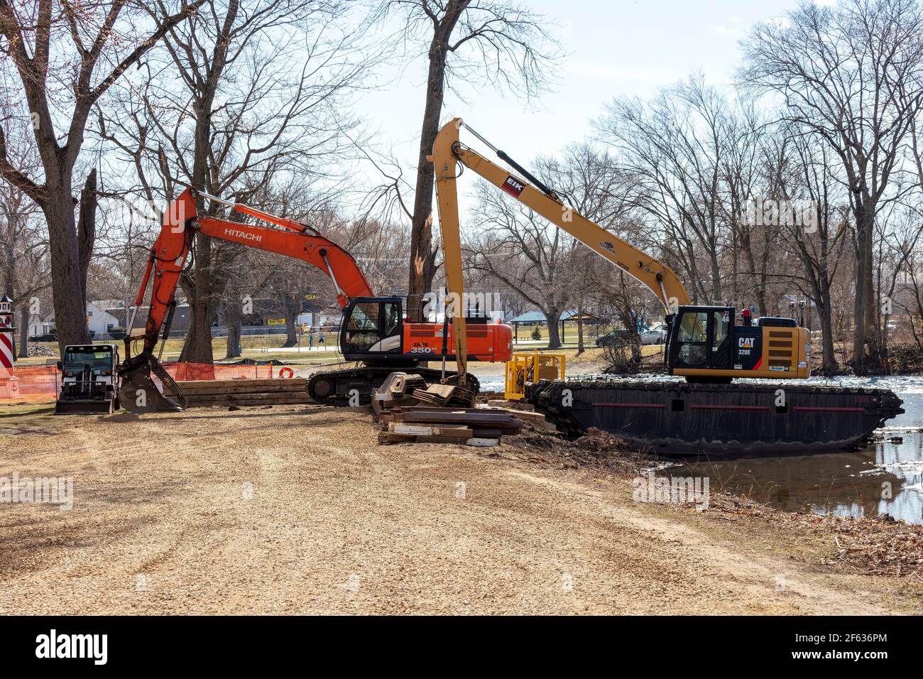 Équipement de dragage le long de la rivière Kalamazoo, Michigan, États-Unis, par James D Coppinger/Dembinsky photo Assoc Banque D'Images
