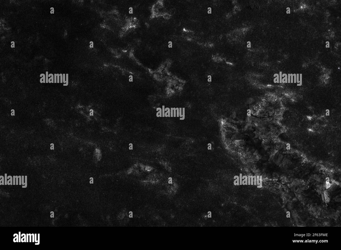 Texture de la photo d'arrière-plan de la surface en pierre de marbre noir naturel avec texture des nervures blanches, vue de face Banque D'Images