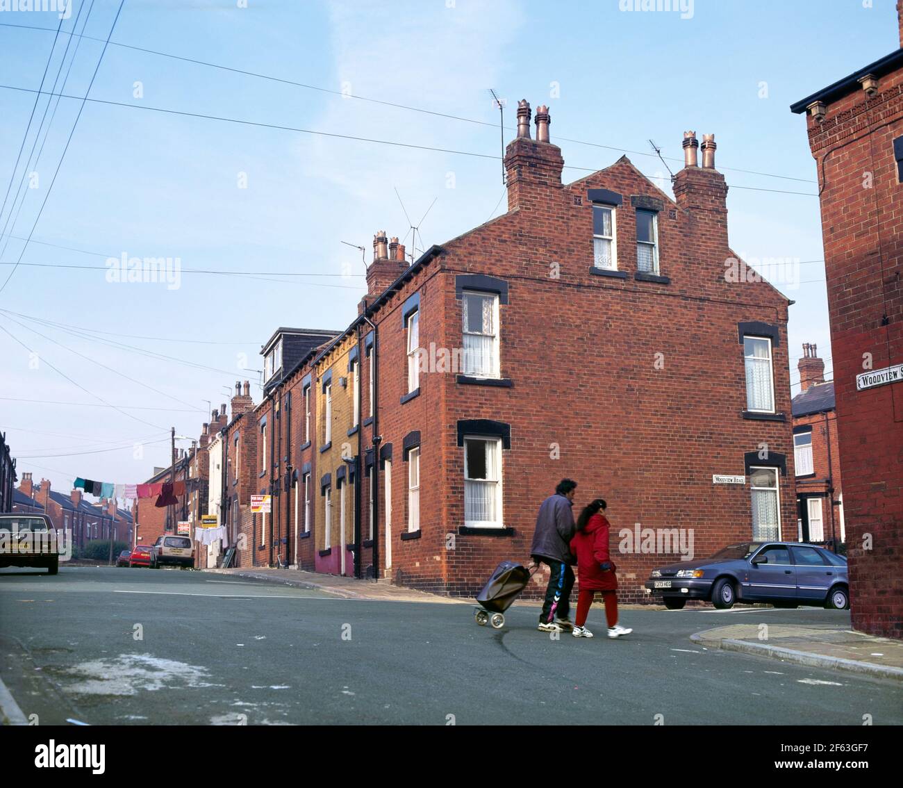 Maisons « dos à dos » à Woodview St. Leeds. Photo prise en 1994. Banque D'Images