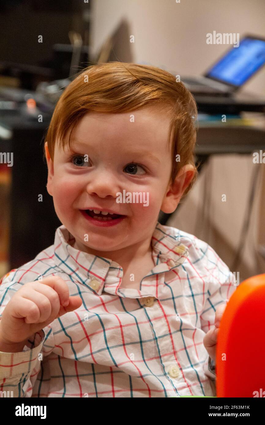Redhead Plaid Banque D Image Et Photos Alamy