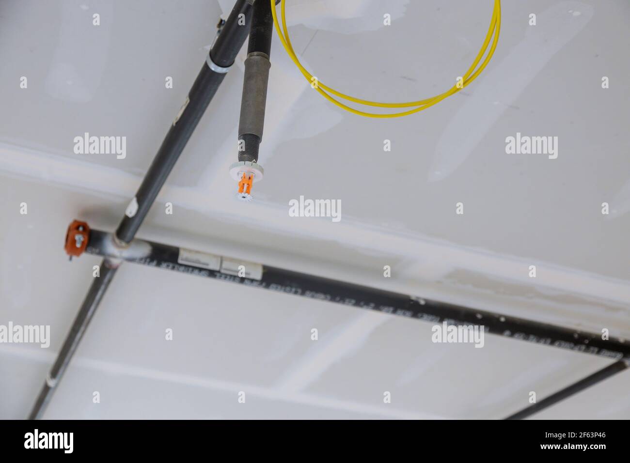 Sécurité des pompiers équipement de lutte sprinkleur sprinkleur sous plafond extincteur automatique à incendie sélection d'un extincteur à foyer Banque D'Images