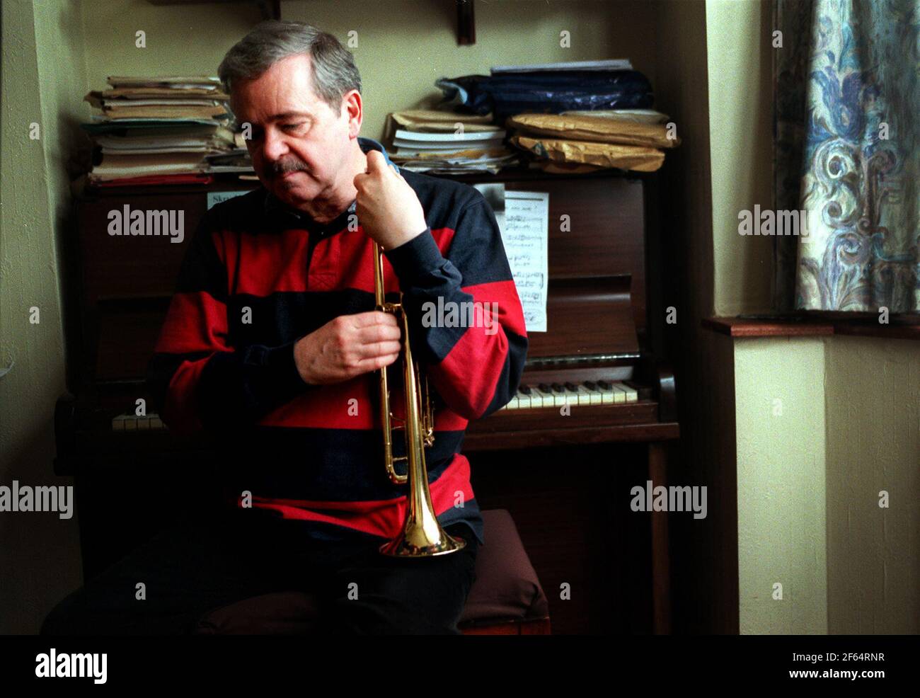kenny Wheeler à la maison janvier 2000 trompettiste de jazz et compositeur Banque D'Images
