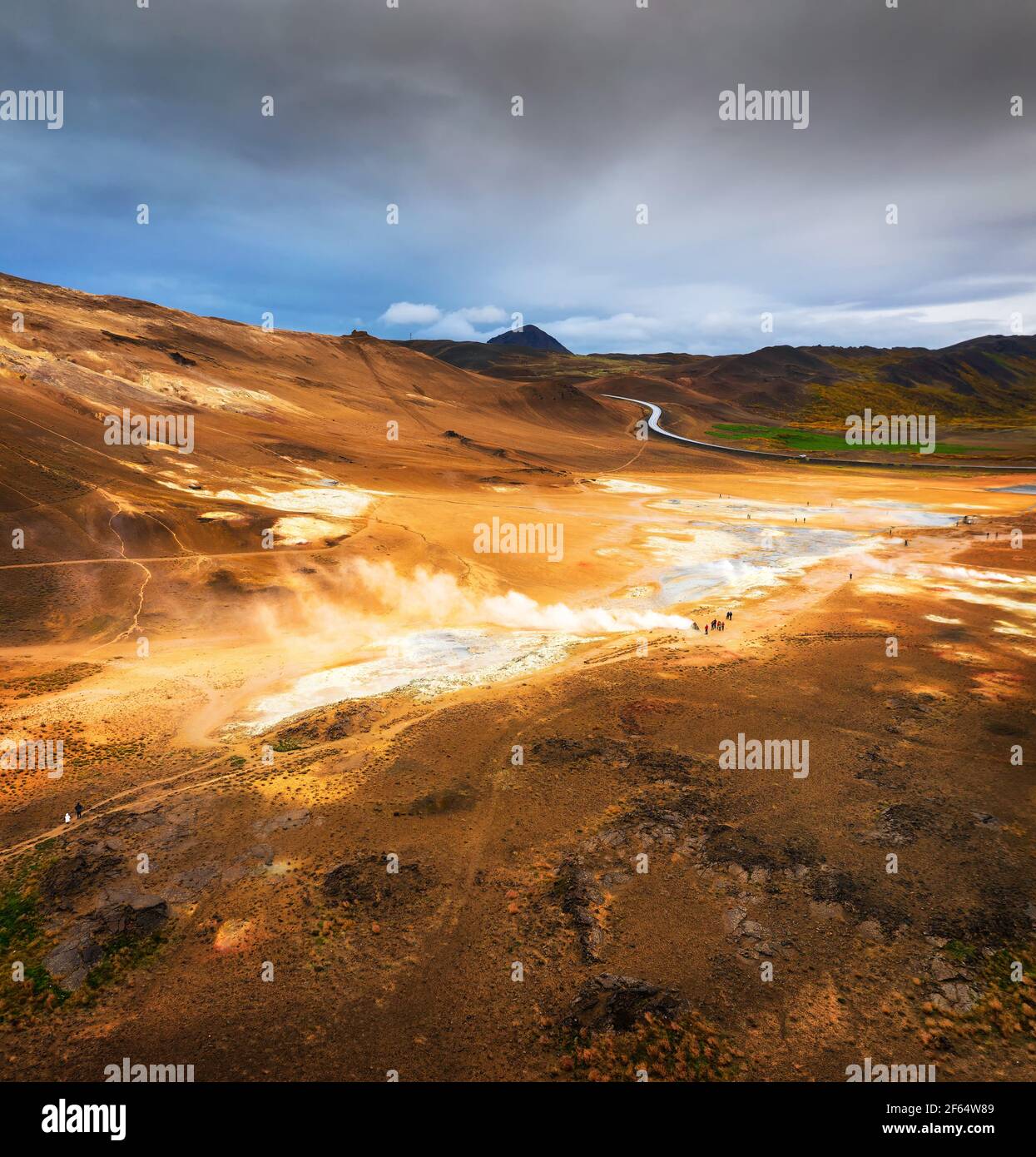 Vue aérienne de la zone géothermique de Hverir près du lac Myvatn en Islande Banque D'Images