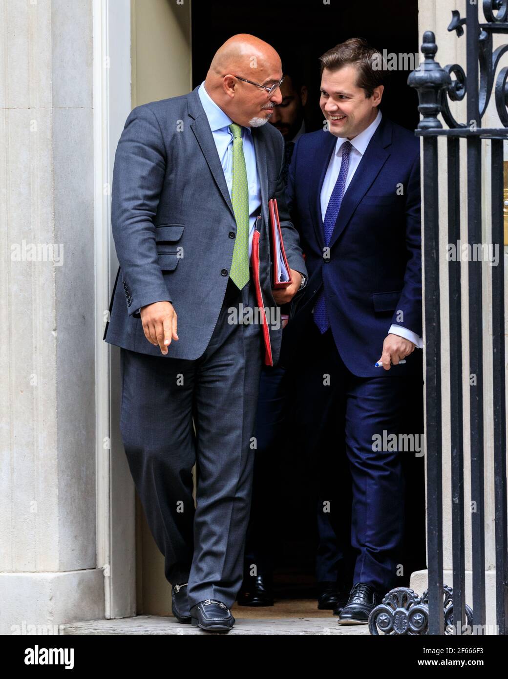 Nadhim Zahawi, député, et Robert Jenick, député, Parti conservateur, réunion du cabinet, Downing Street, Londres Banque D'Images