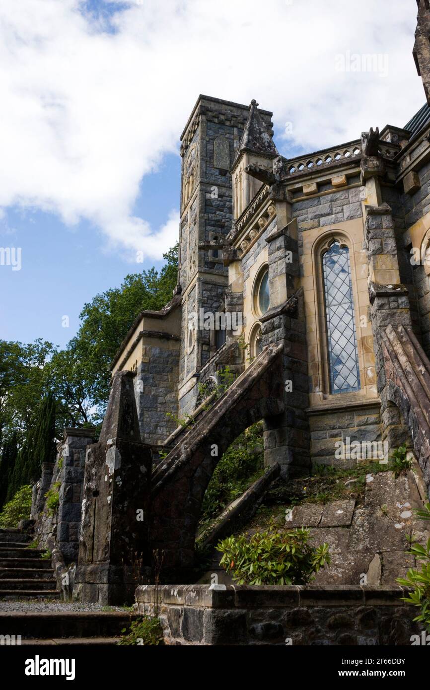 Kirk de Saint-Conan, Loch Awe, Argyll, Écosse fut construit par Walter Douglas Campbell et complété par sa sœur, Helen, après sa mort. Banque D'Images