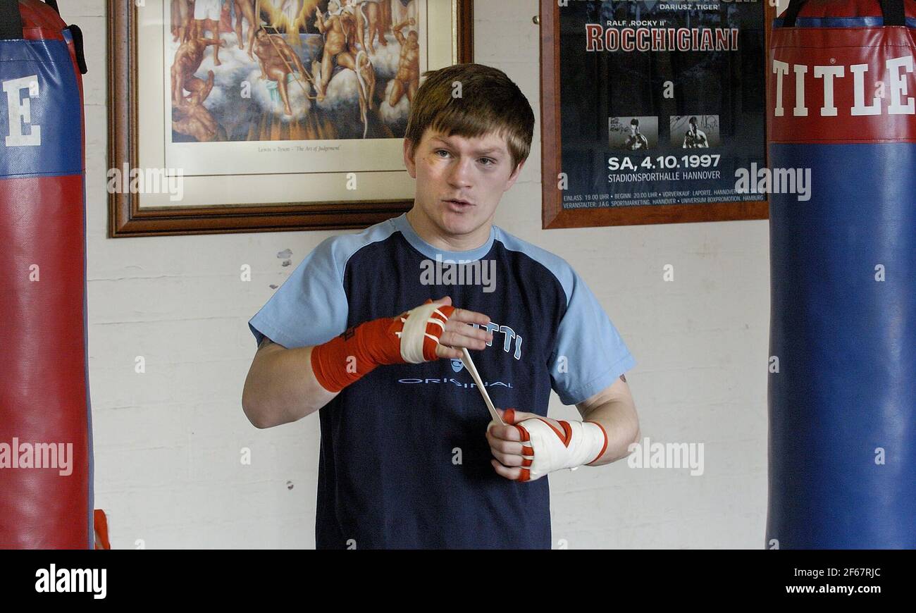 RICKY HATTON DANS LE BETTERBODY GYM DENTON MANCHESTER 17/5/2005 PHOTO DAVID ASHDOWN Banque D'Images