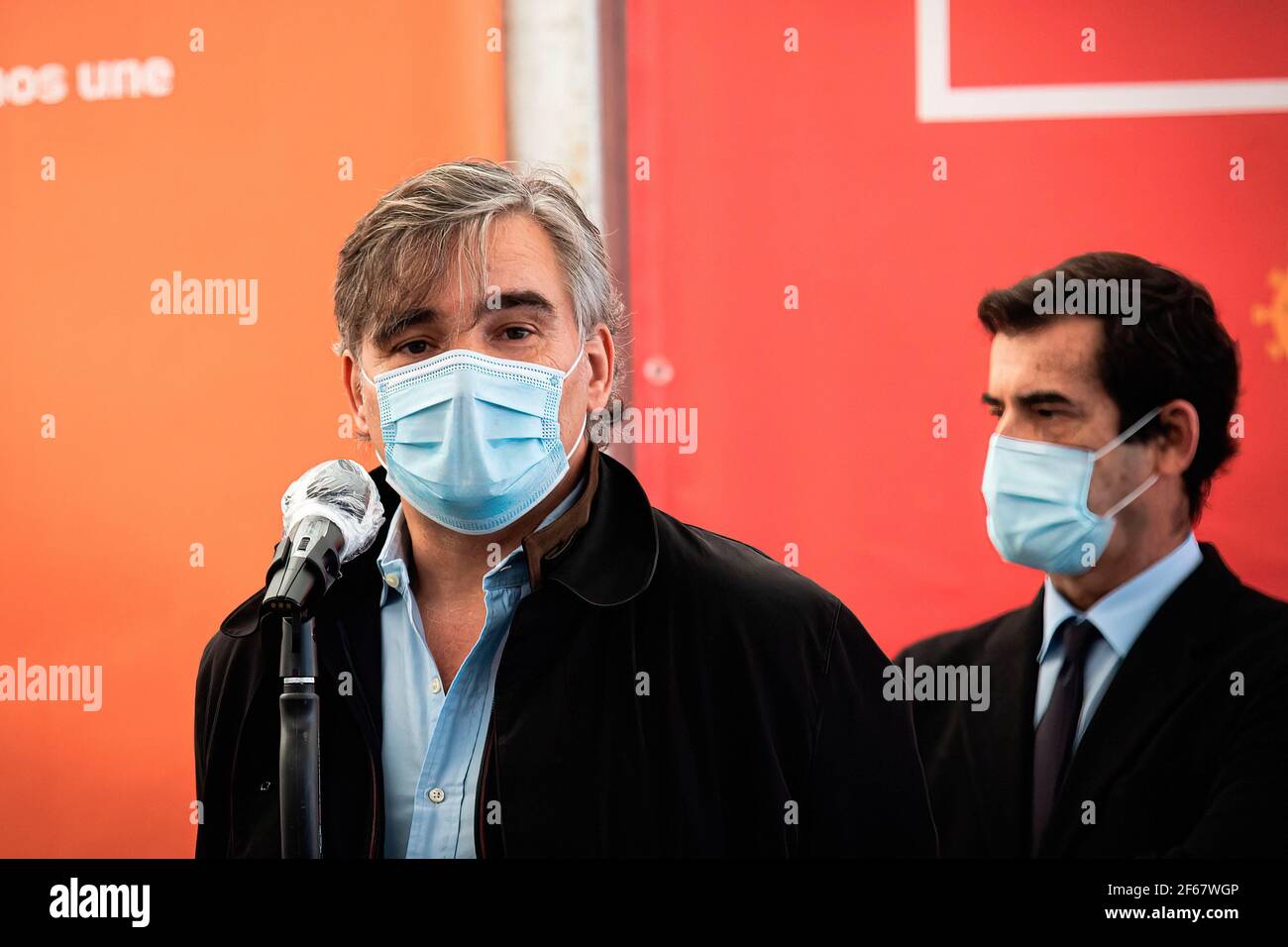 António Maia Gonçalves, Unilabs Portugal le directeur médical parle lors d'une conférence de presse de la présentation du nouveau centre de vaccination drive construit à Queimódromo, Porto pour aider à accélérer le rythme du processus de vaccination COVID-19 dès que suffisamment de doses de vaccin sont disponibles. Banque D'Images