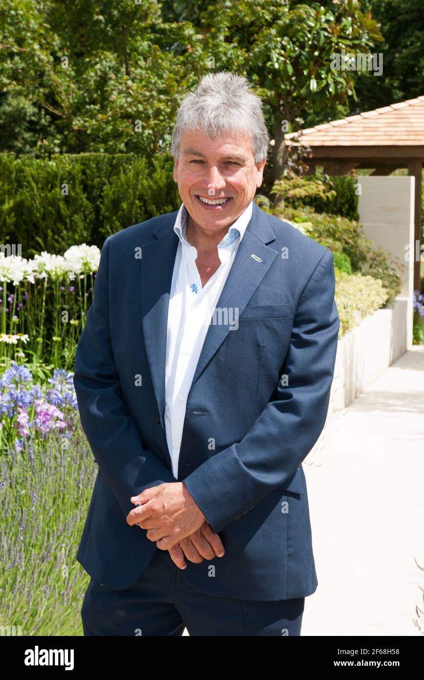 John Inverdale participe au Hampton court Palace Flower Show 2014, à Hampton court - Londres Banque D'Images