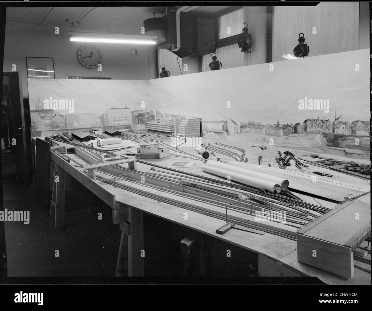 Modèle électrique de chemin de fer, en construction, représentant la ligne Stockholm Sud - Älvsjö. Banque D'Images