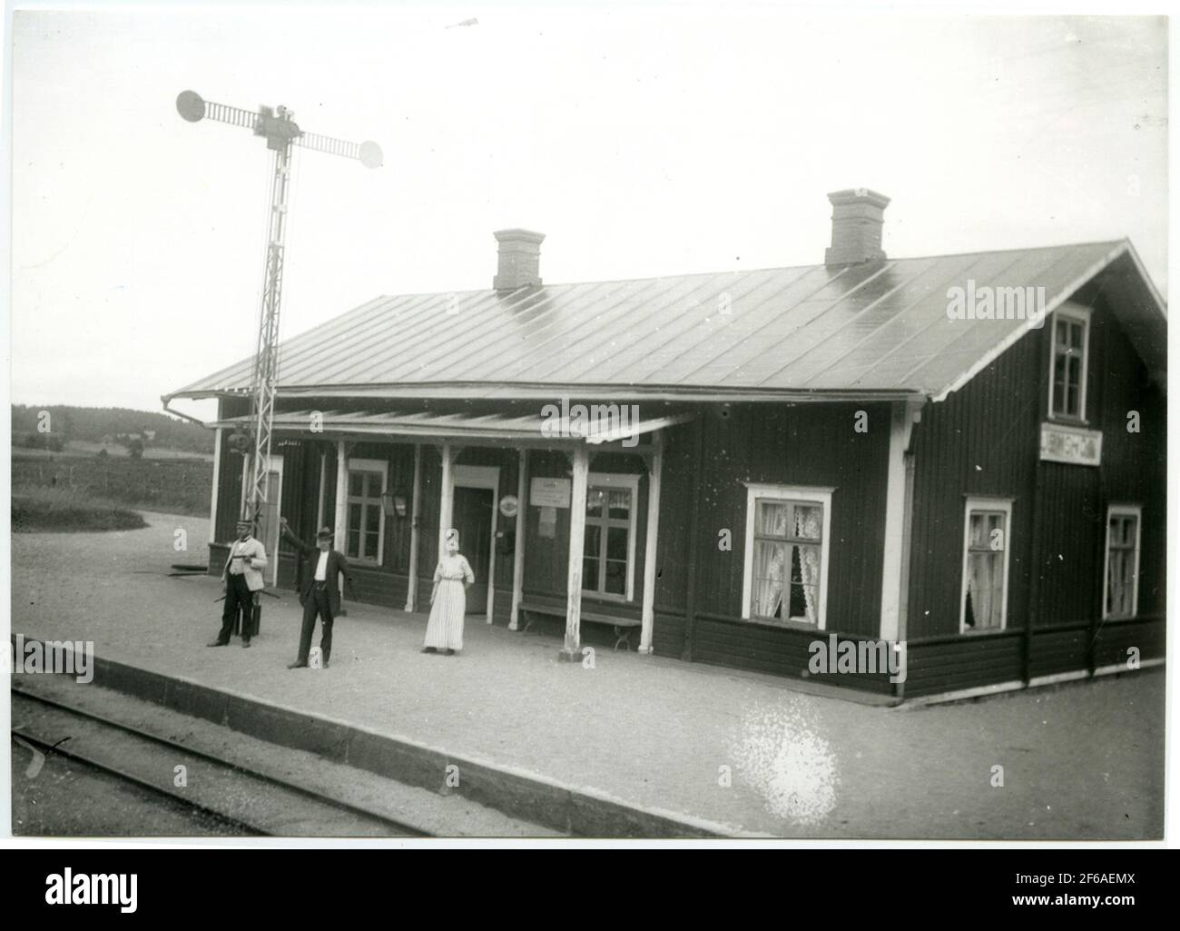 Gare de Jämshög. Arrêt débarqué en 1886. Gare le long de la piste dite de saut, de Holje à Sandbäck. Le sémaphore de la plate-forme est doté de ce qu'on appelle des ailes de grille. Banque D'Images