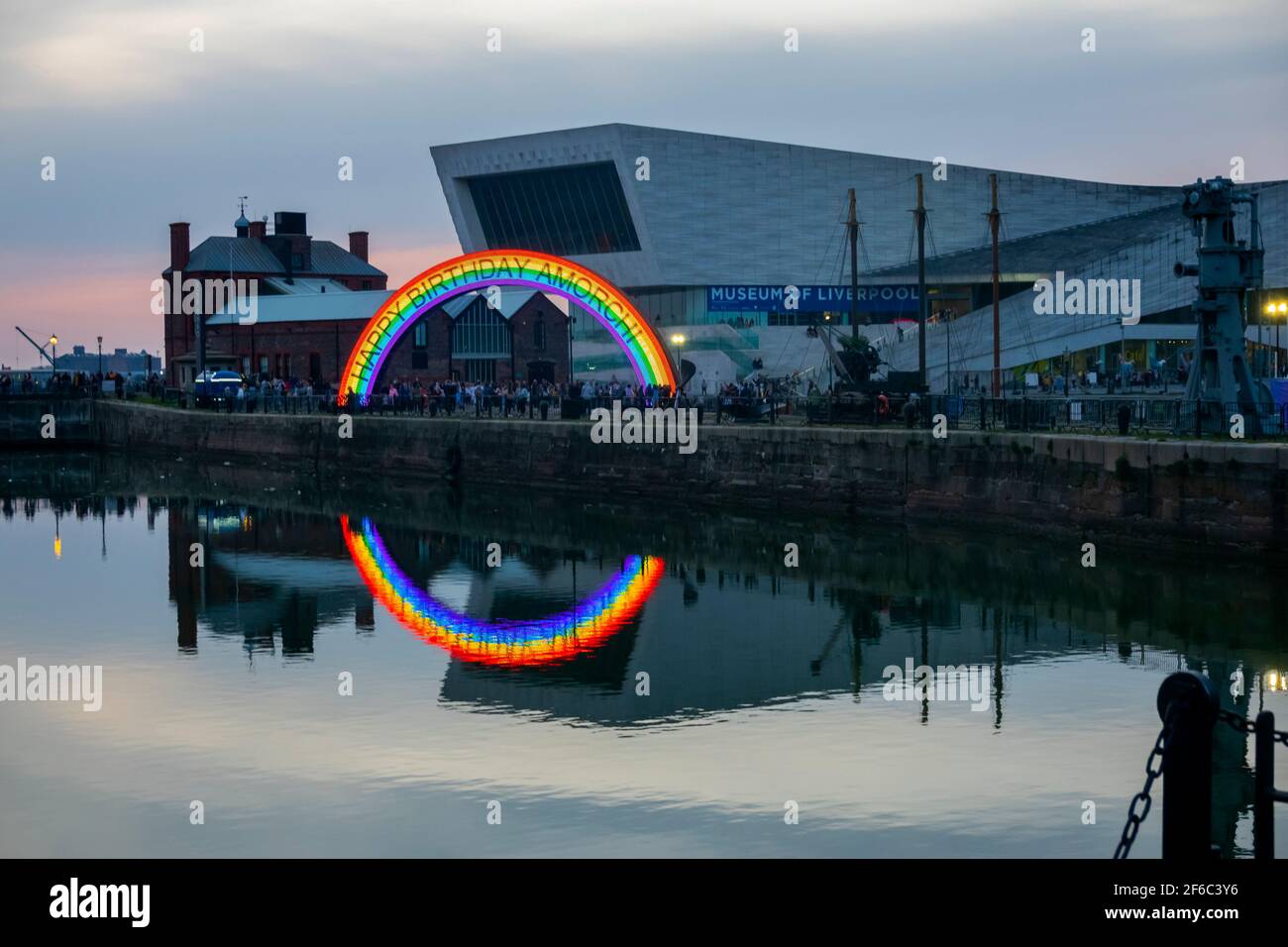 Exposition d'art de Rainbow Street, partie de River of Light dans la région des quais de Liverpool en 2021 Banque D'Images
