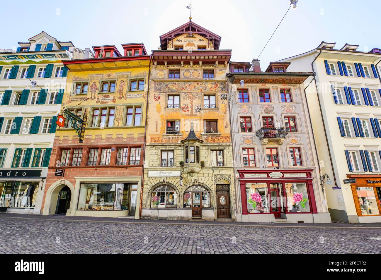 Pharmacie historique Mullersche Apotheke bâtiments par marché du vin à Lucerne datant de 1530, Lucerne, Canton de Lucerne, Suisse. Banque D'Images