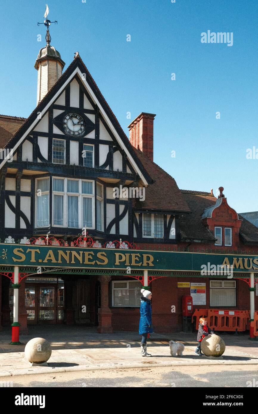 St Annes Pier sur la côte de Fylde dans le Lancashire. Banque D'Images