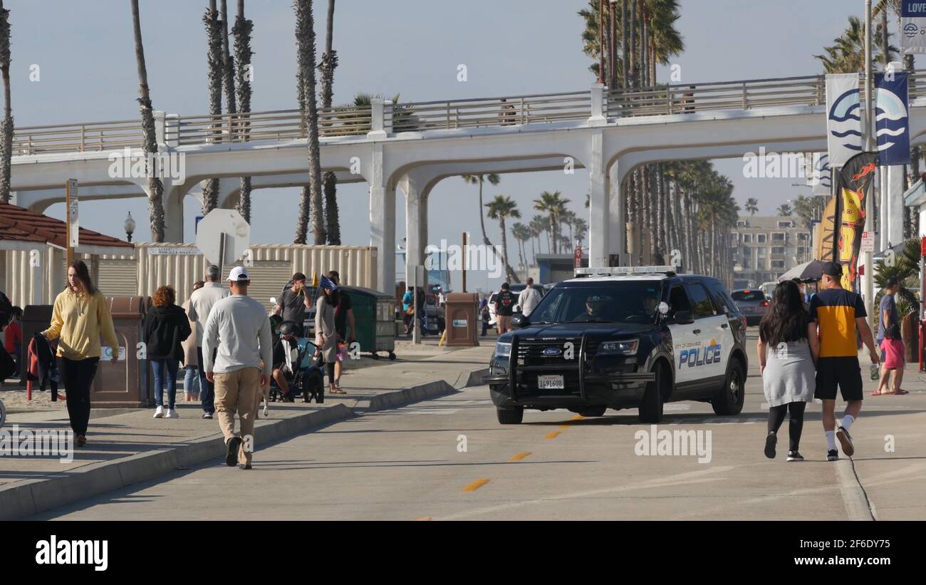 Oceanside, Californie, États-Unis - 8 février 2020 : véhicule de patrouille du service de police américain, escouade, intercepteur ou croiseur, voiture 911, véhicule de sécurité publique sur la plage Banque D'Images