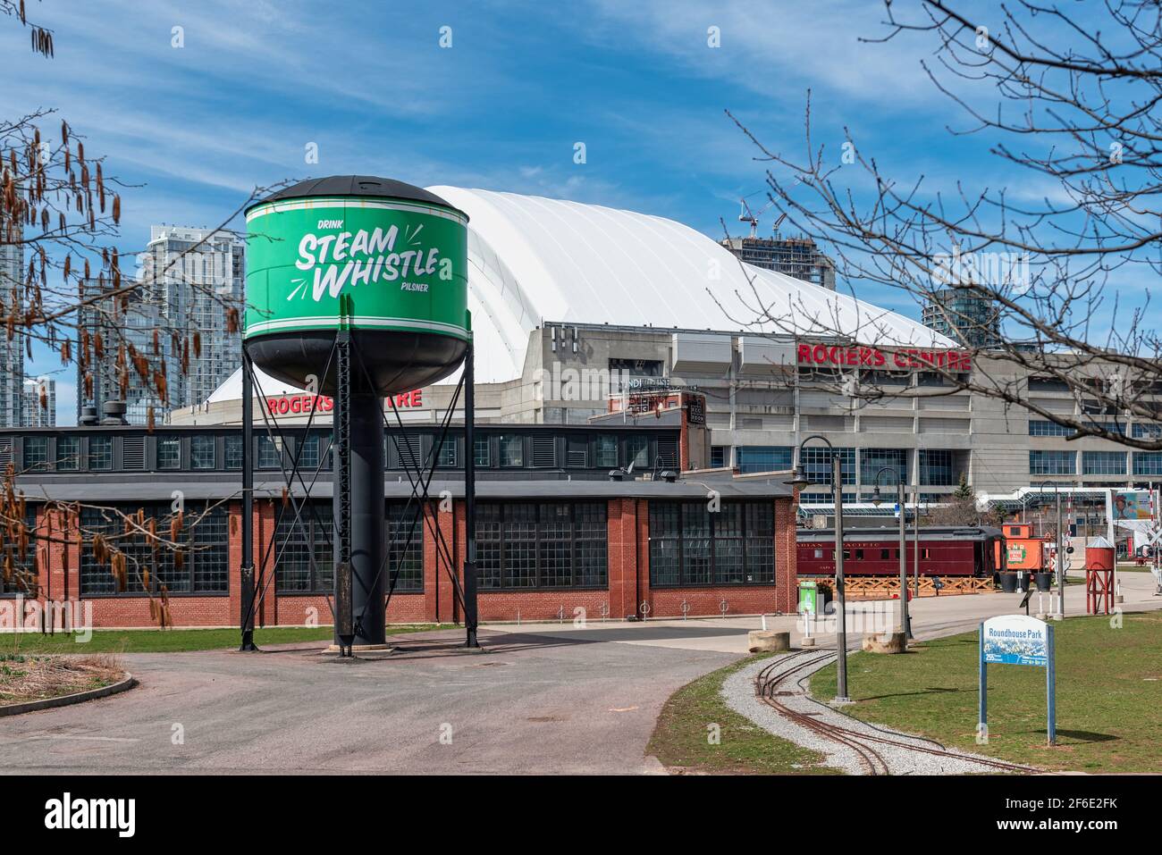 Videz le parc Roundhouse de Toronto dans la région de la vapeur Whhistle Brewery en raison de la pandémie de Covid-19 Banque D'Images