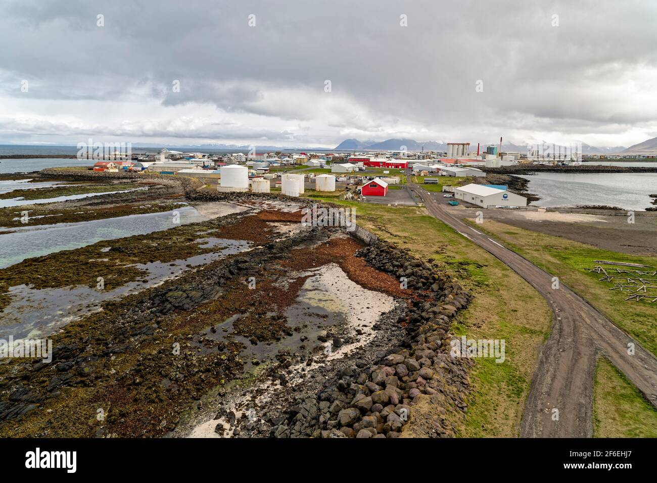 Akranes, Islande. 27 mai 2015. Vue générale d'Akranes qui est situé au pied de la montagne Akrafjall, dans la baie de Faxaflói à Vesturland, en Islande. Banque D'Images