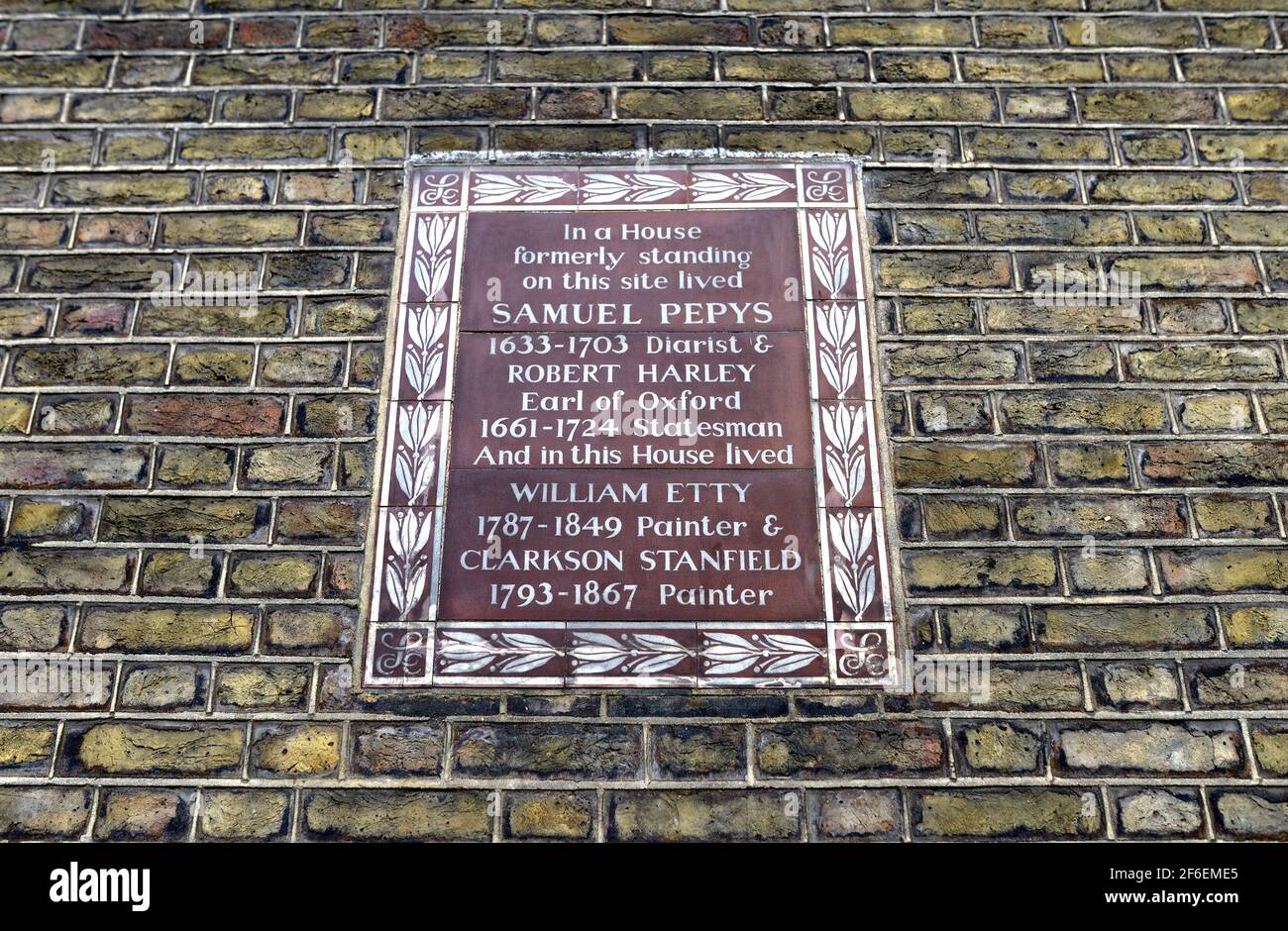 Londres, Royaume-Uni. Plaque commémorative au 14, rue Buckingham, Westminster, WC2: 'Dans une maison qui se trouvait auparavant sur ce site vivait Samuel Peppys 1633-1703 di Banque D'Images