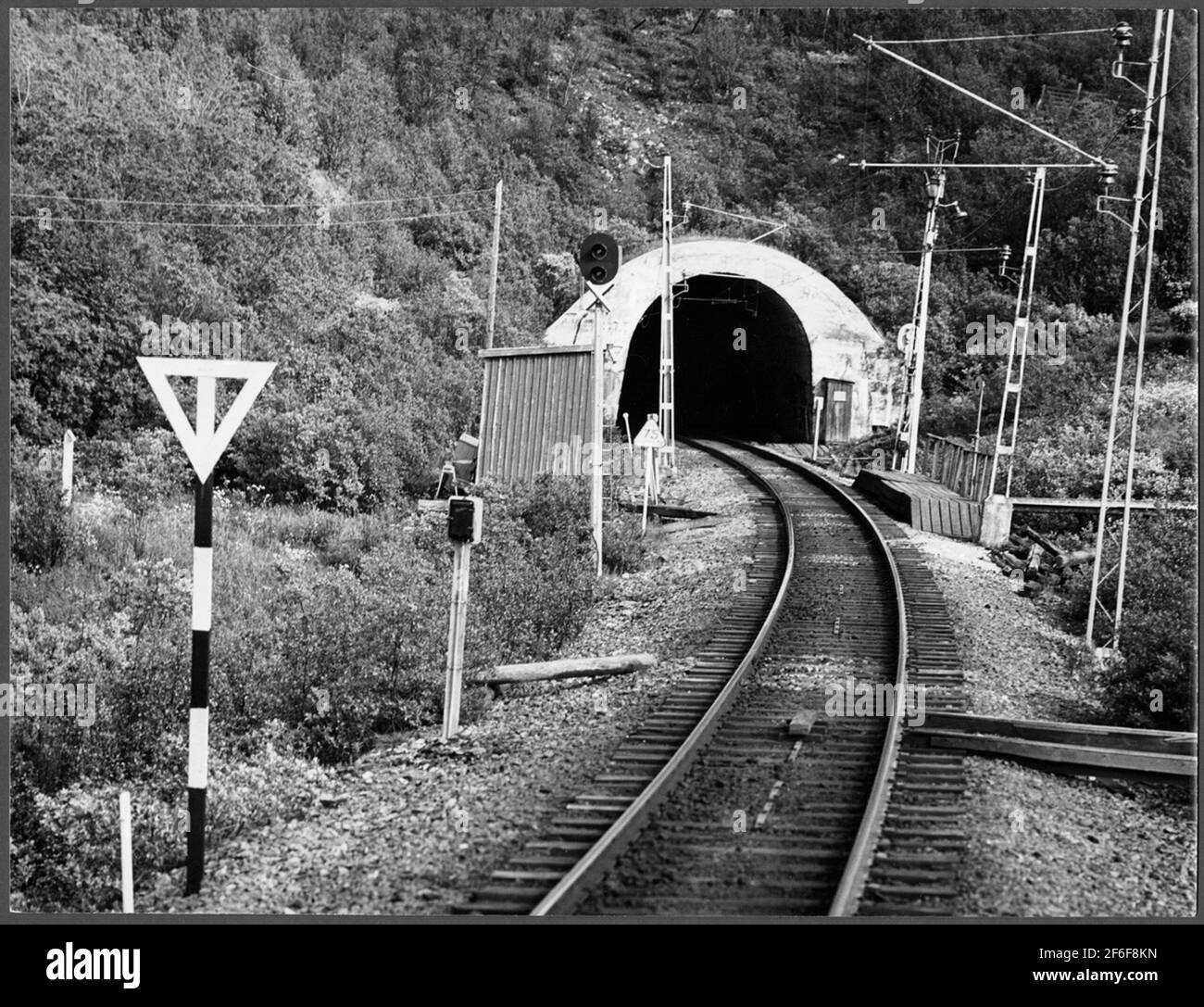 Nord enveloppé au tunnel de Tornhamn avec un bloc de poste. Banque D'Images