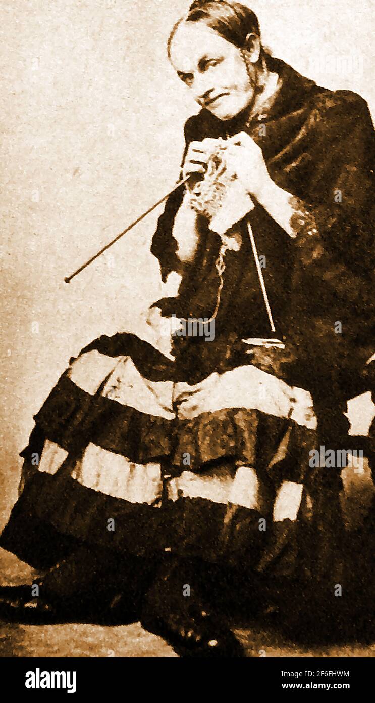 Un portrait en 1910 de l'acteur britannique George graves lors d'une production de pantomime Drury Lane (Londres). ---- George Windsor graves ( 1876 – 1949) était un comédien anglais qui est devenu un comédien de premier plan dans les comédies musicales malgré le fait qu'il ne pouvait ni chanter ni danser. Il est devenu un interprète régulier de comédie musicale, d'opérettes, d'événements caritatifs et de revues, mais spécialisé dans les salles de pantomime et de musique, se tournant plus tard vers la radiodiffusion et les apparitions de film. Banque D'Images