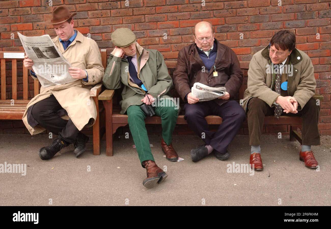 PUNTERS AUX COURSES DE CHELTENHAM.11/3/03 PILSTON Banque D'Images