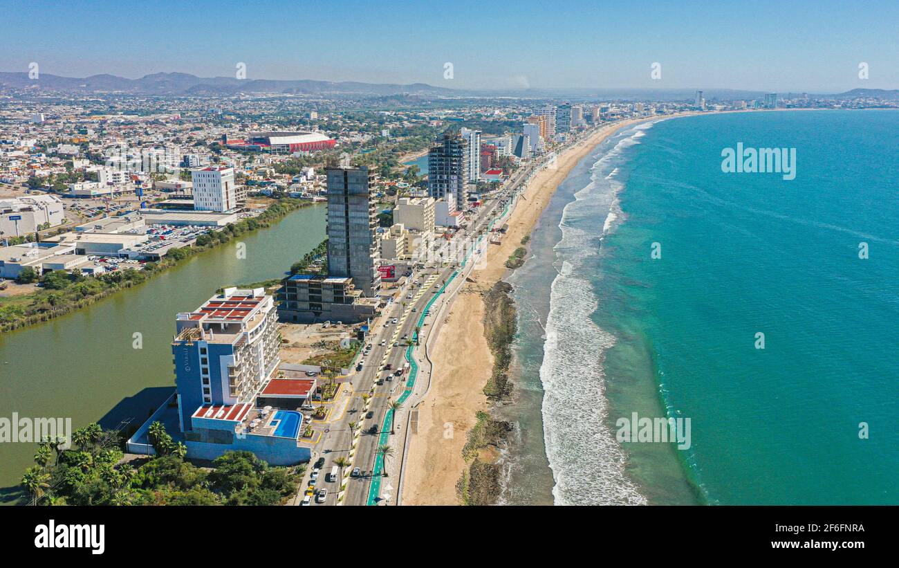 Promenade touristique dans la baie ou la plage de Mazatlan, Sinaloa, Mexique. Destination touristique .. (Photo par Luis Gutierrez / Norte photo Malecon turistico en la bahia o playa en Mazatlan, Sinaloa, Mexico.destino turistico. (Photo par Luis Gutierrez / Norte photo) Banque D'Images