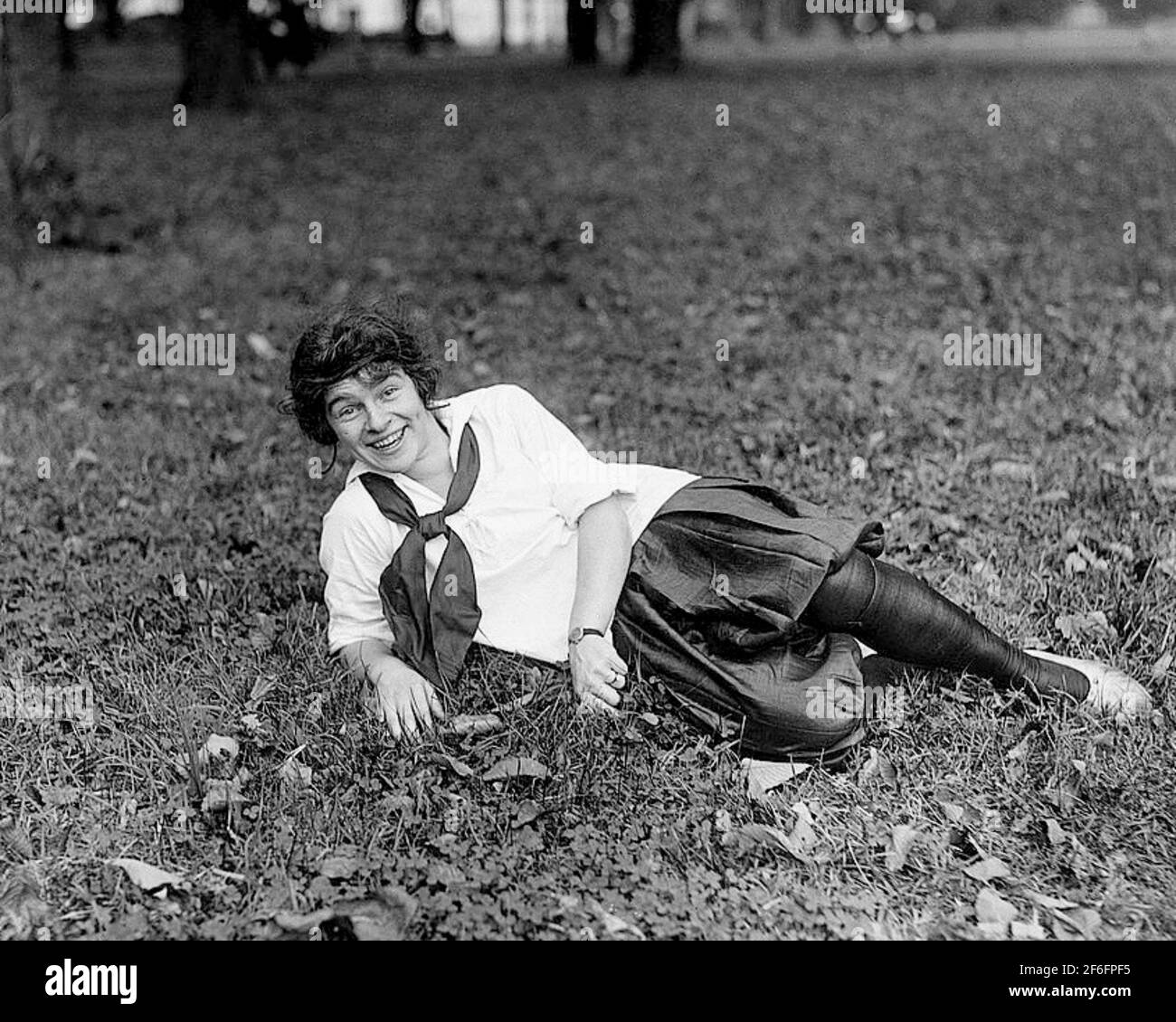 Joueuse de base-ball féminine, 1920. Banque D'Images