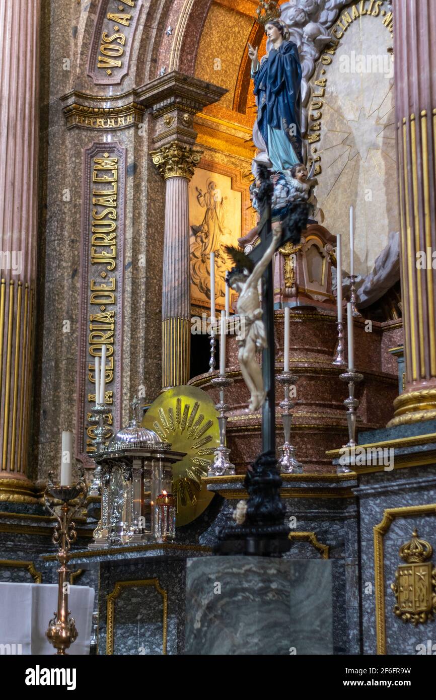 Sanctuaire de notre-Dame de Sameiro, Braga, Portugal, XVIIIe siècle. La statue de la Vierge Immaculée a été sculptée à Rome, bénie par le Pape Pie IX Banque D'Images