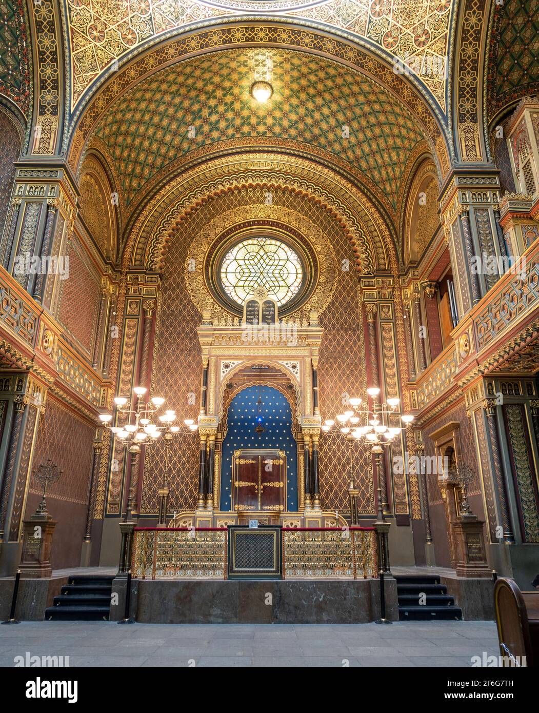 aron ha-kodesh de la synagogue espagnole : sur le mur est de l'ancienne synagogue se trouve un arc de Torah élaboré et massif pour abriter les manuscrits. Banque D'Images