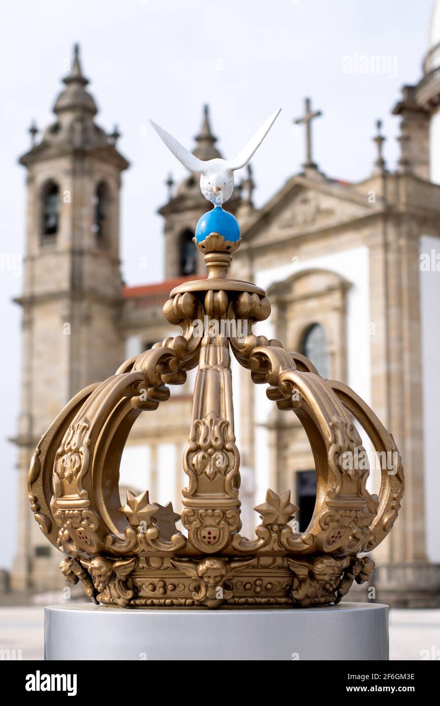 Notre Dame Marie couronne à grande échelle, Sameiro Sanctuary im Braga, Portugal Banque D'Images