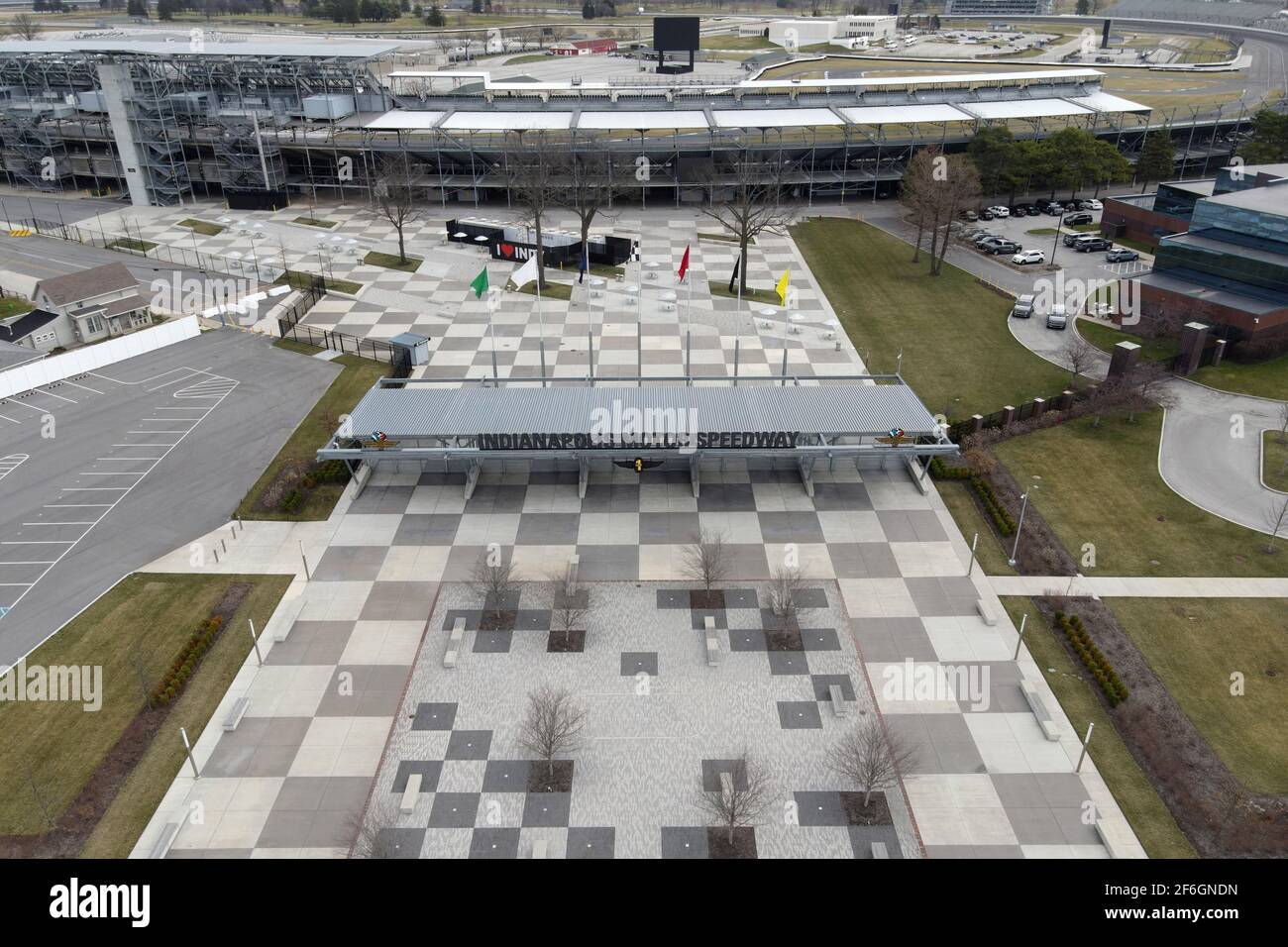 Une vue aérienne de l'entrée d'Indianapolis Motor Speedwa, le lundi 22 mars 2021, à Speedway, Ind. C'est la maison de l'Indianapolis 500 et de la BR Banque D'Images