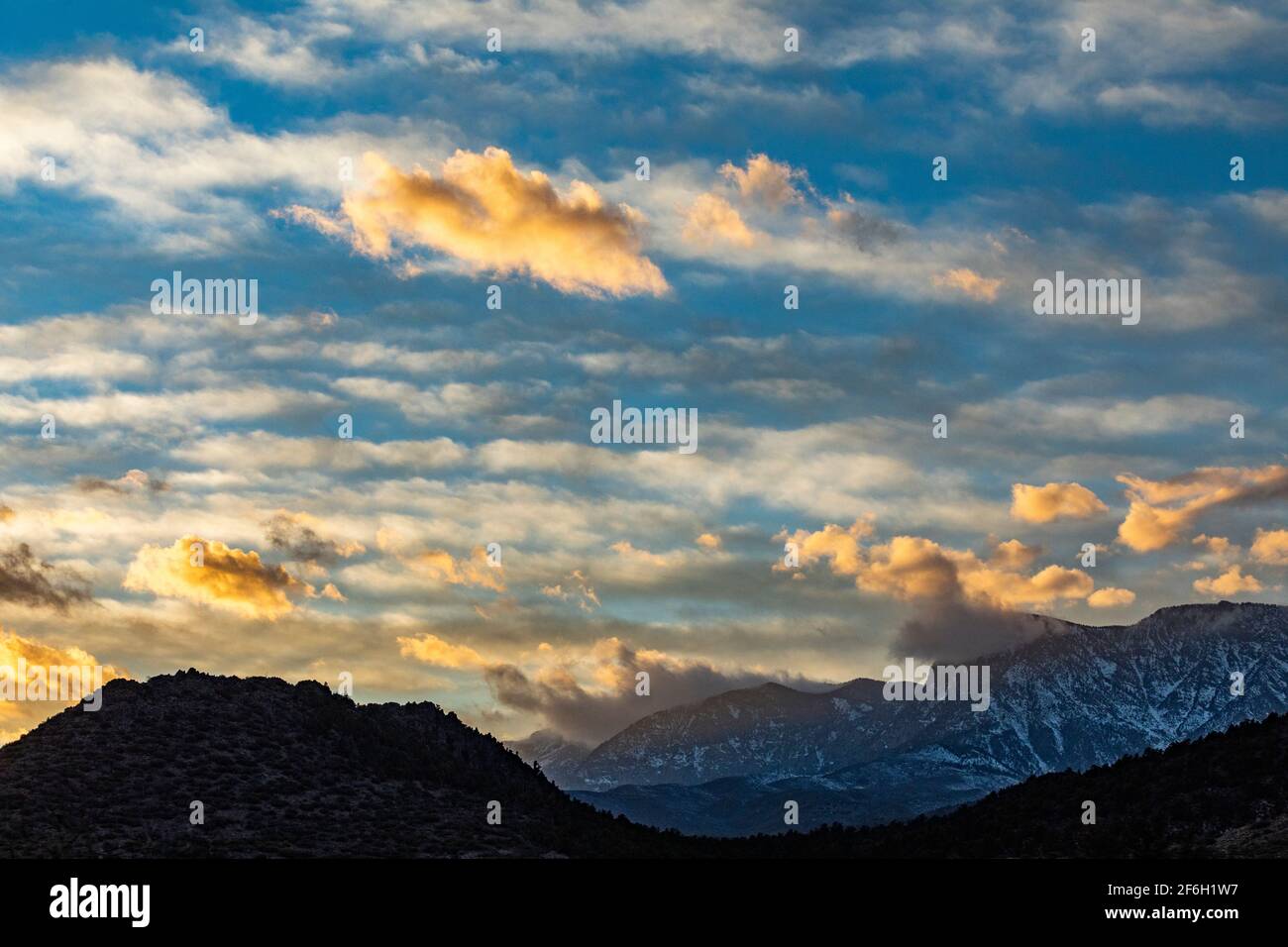 États-Unis, Utah, Springdale, nuages au coucher du soleil dans le parc national de Zion Banque D'Images