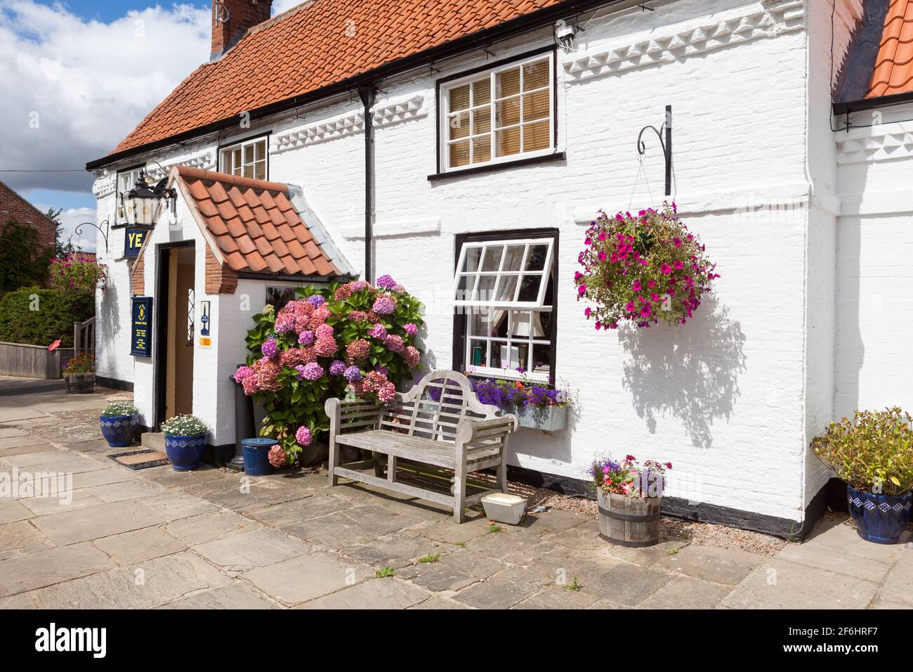 YE Old Sun Inn, un pub de village traditionnel à Colton près de Tadcaster, dans le North Yorkshire Banque D'Images